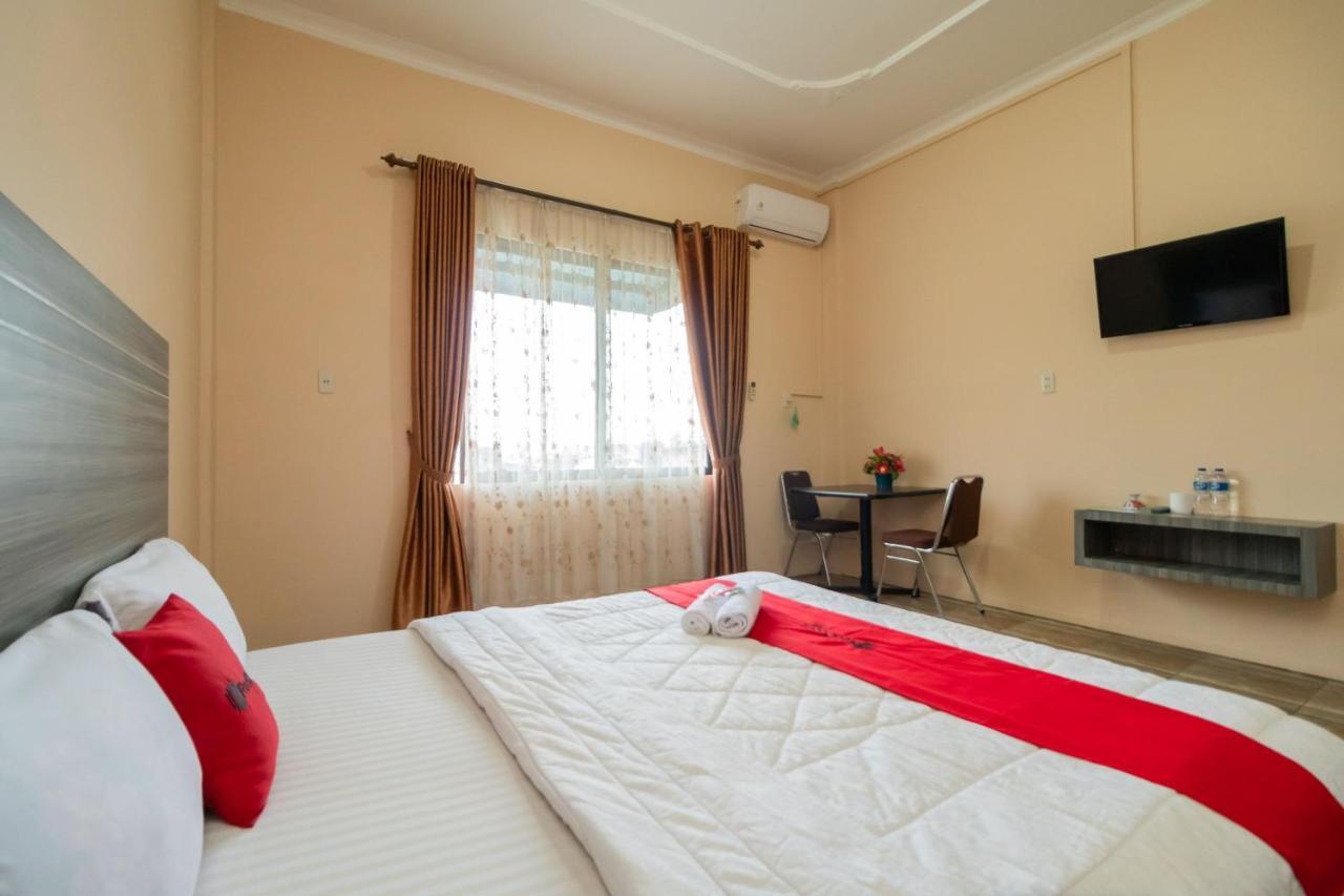 Hotel Reddoorz @ Pematang Siantar Exterior foto