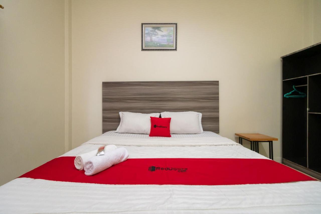 Hotel Reddoorz @ Pematang Siantar Exterior foto