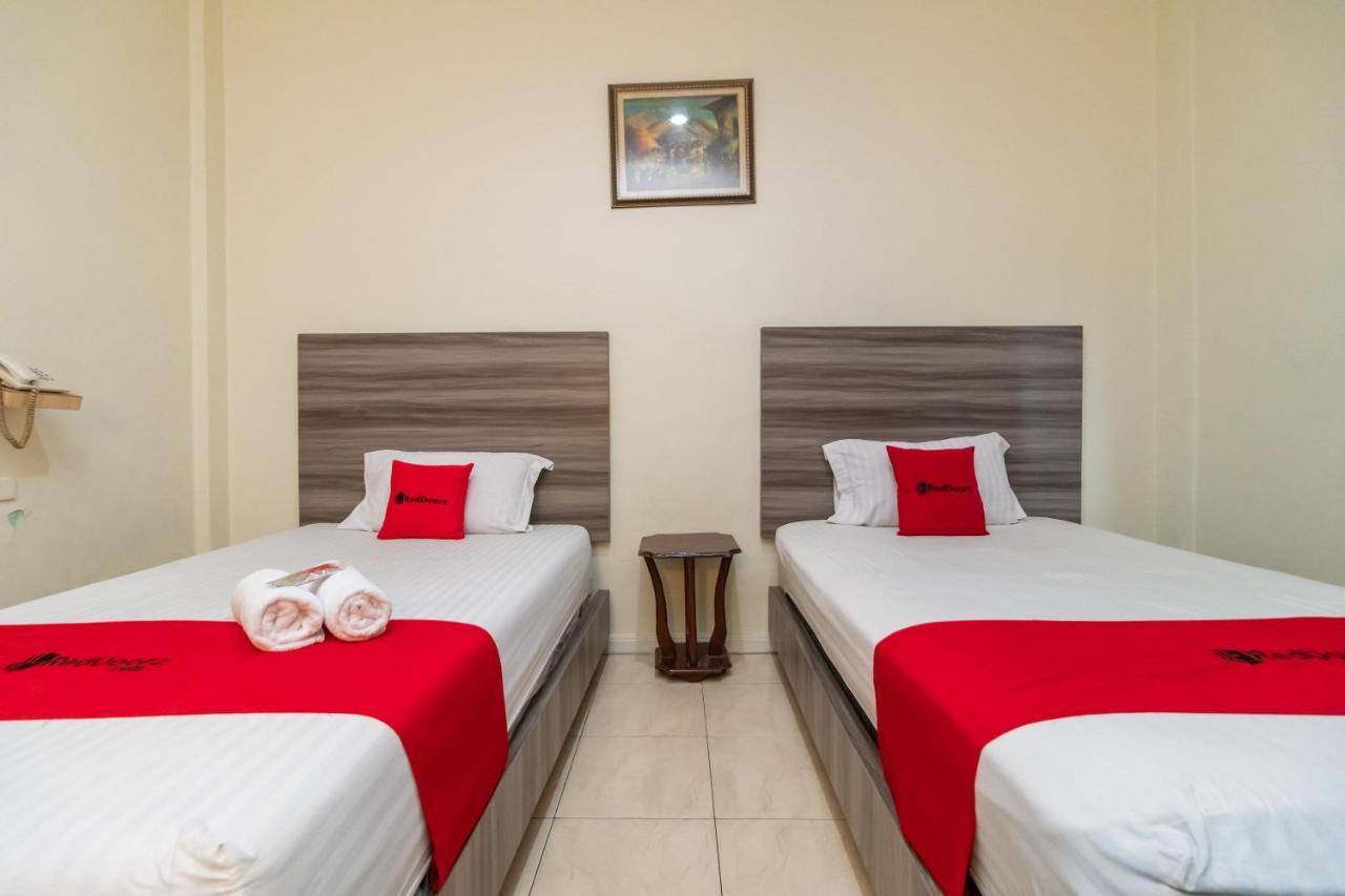 Hotel Reddoorz @ Pematang Siantar Exterior foto