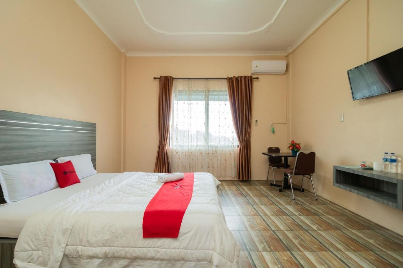 Hotel Reddoorz @ Pematang Siantar Exterior foto
