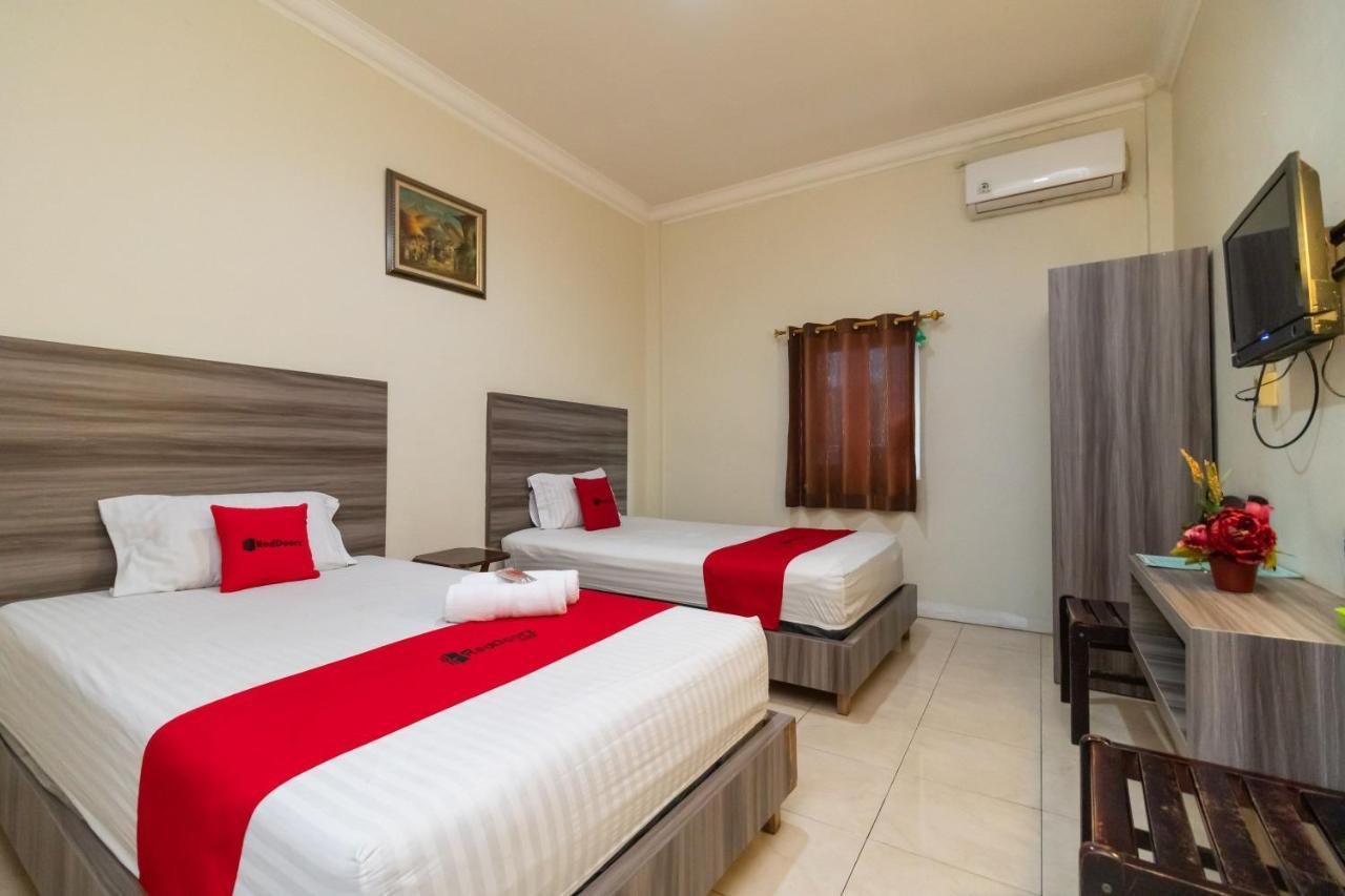 Hotel Reddoorz @ Pematang Siantar Exterior foto